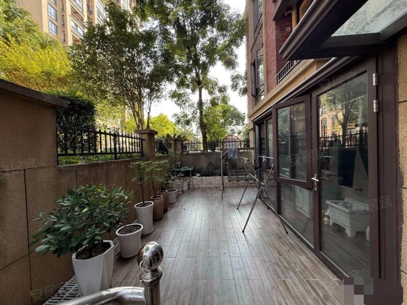 急售，城西，绿地香格里拉复式，豪装四房，带阳光房花园和车位，南北通透，单价不到4800，满两年