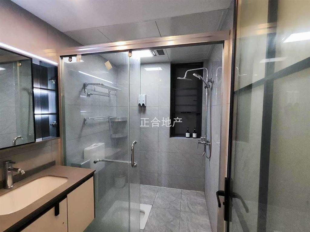 降价了，诚心一口价，城南，森林国际翡冷翠，电梯好楼层，精装三房二卫，下楼就是新二中二小，