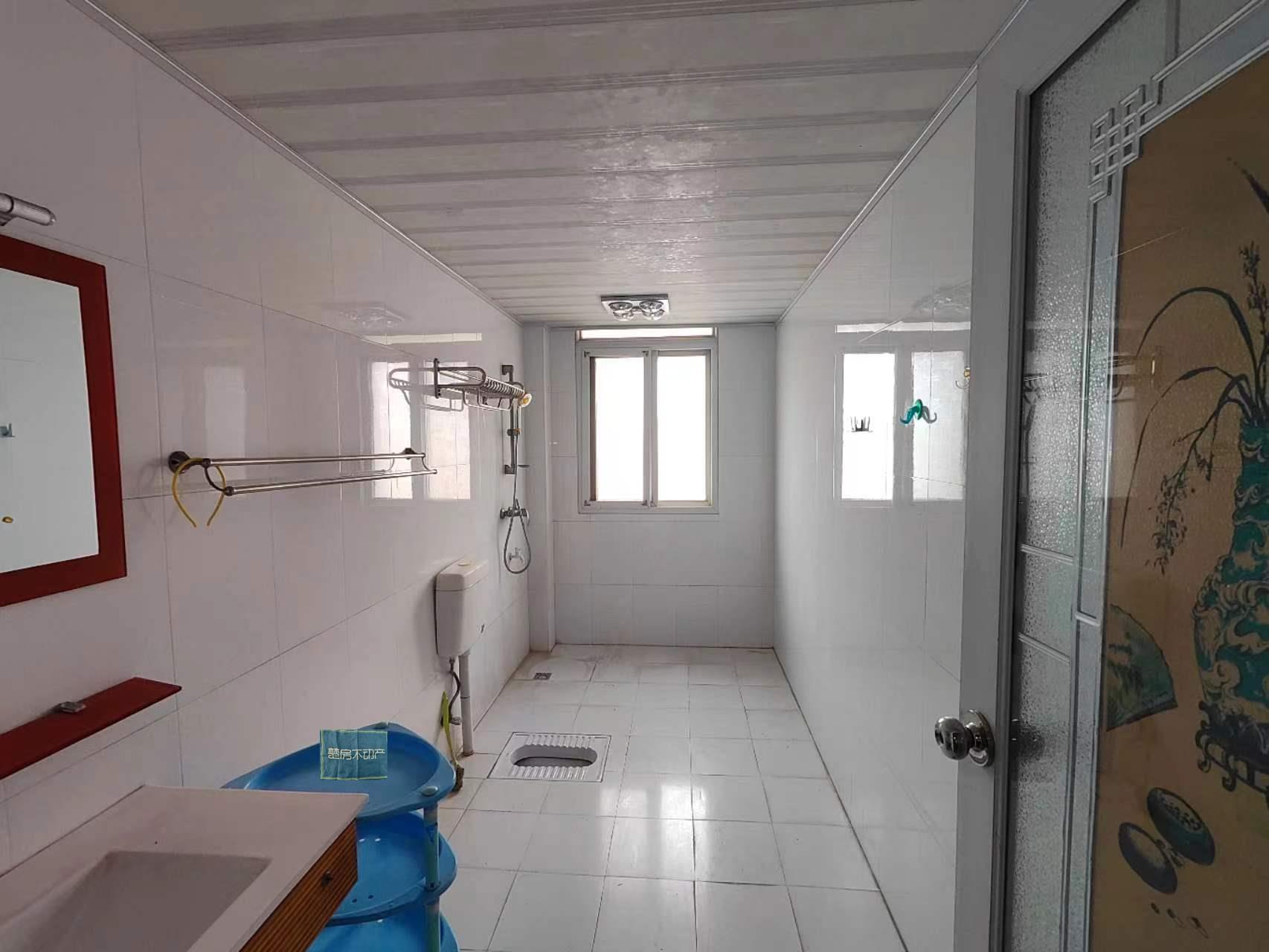 老三中附近的宣教大楼，超短九年房龄，大三房两卫，单价只要2700