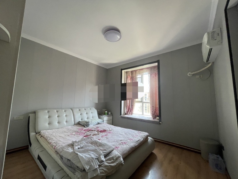 房东亏本出，时代天骄，精装3房，单价4500，带车位，电梯小高层