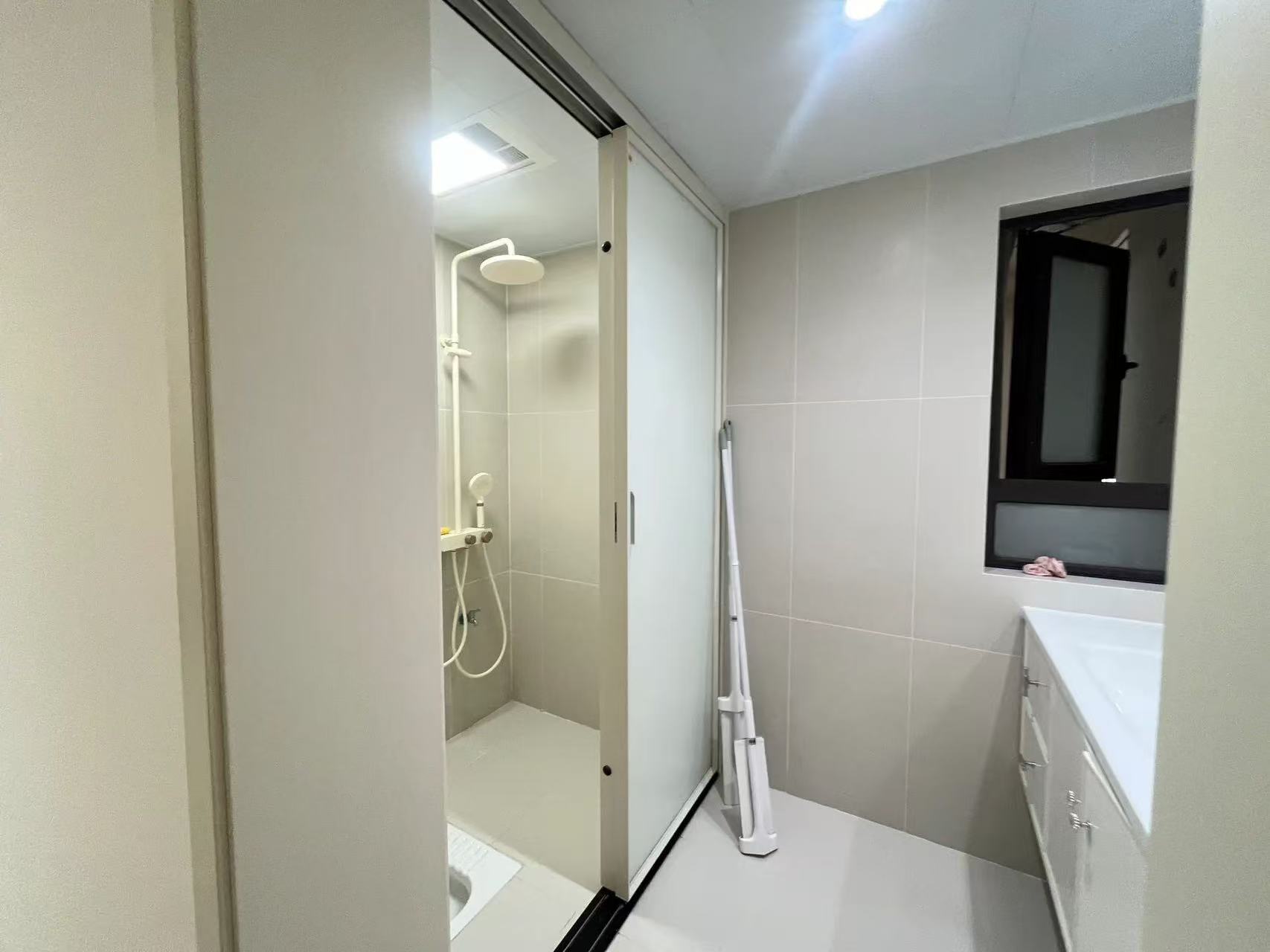 城南，吾悦广场，现房，全新装修，好楼层，精装3房，大阳台