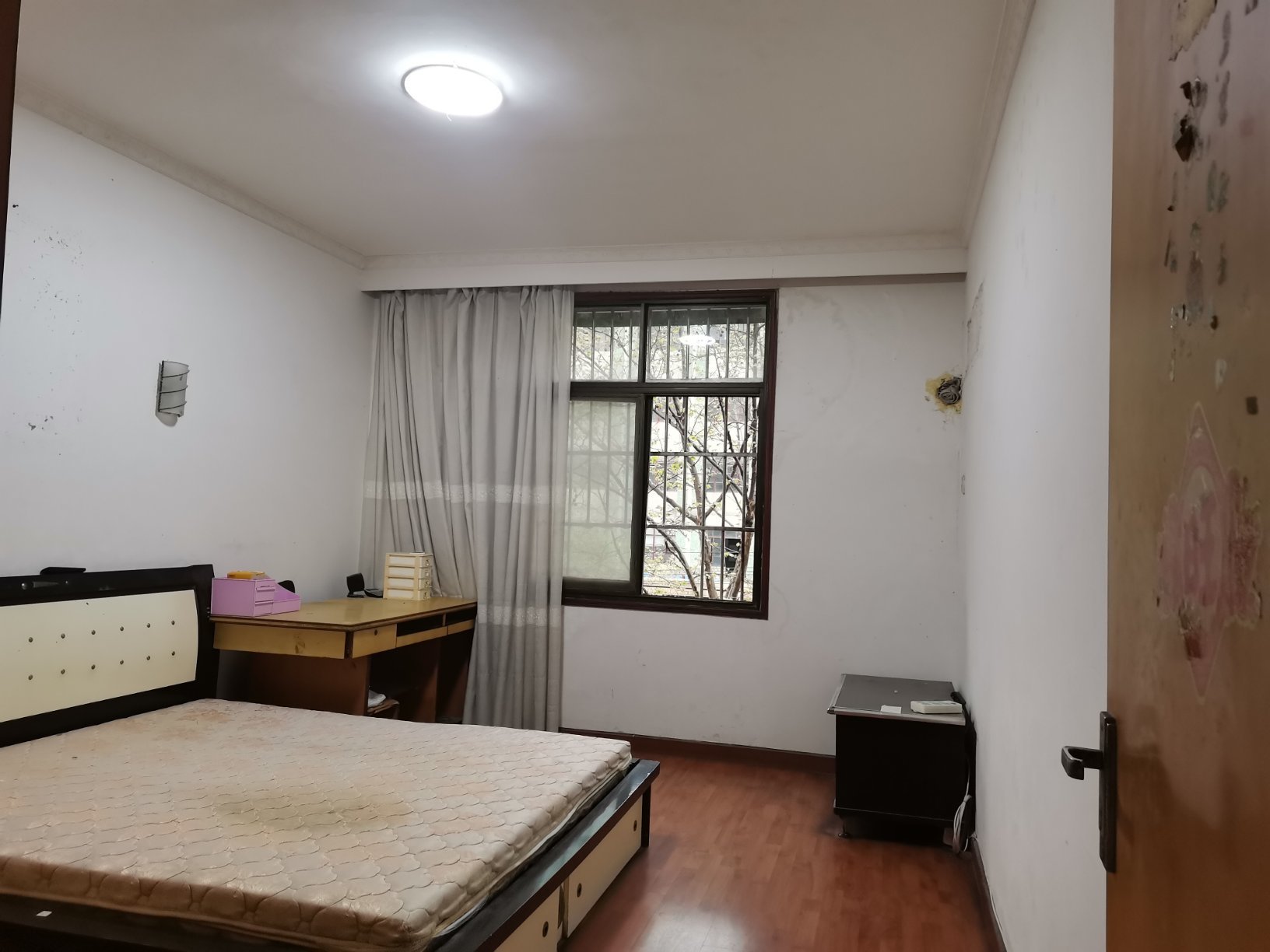 城东水产楼四中正对面步梯4楼3房带一书房支持按揭