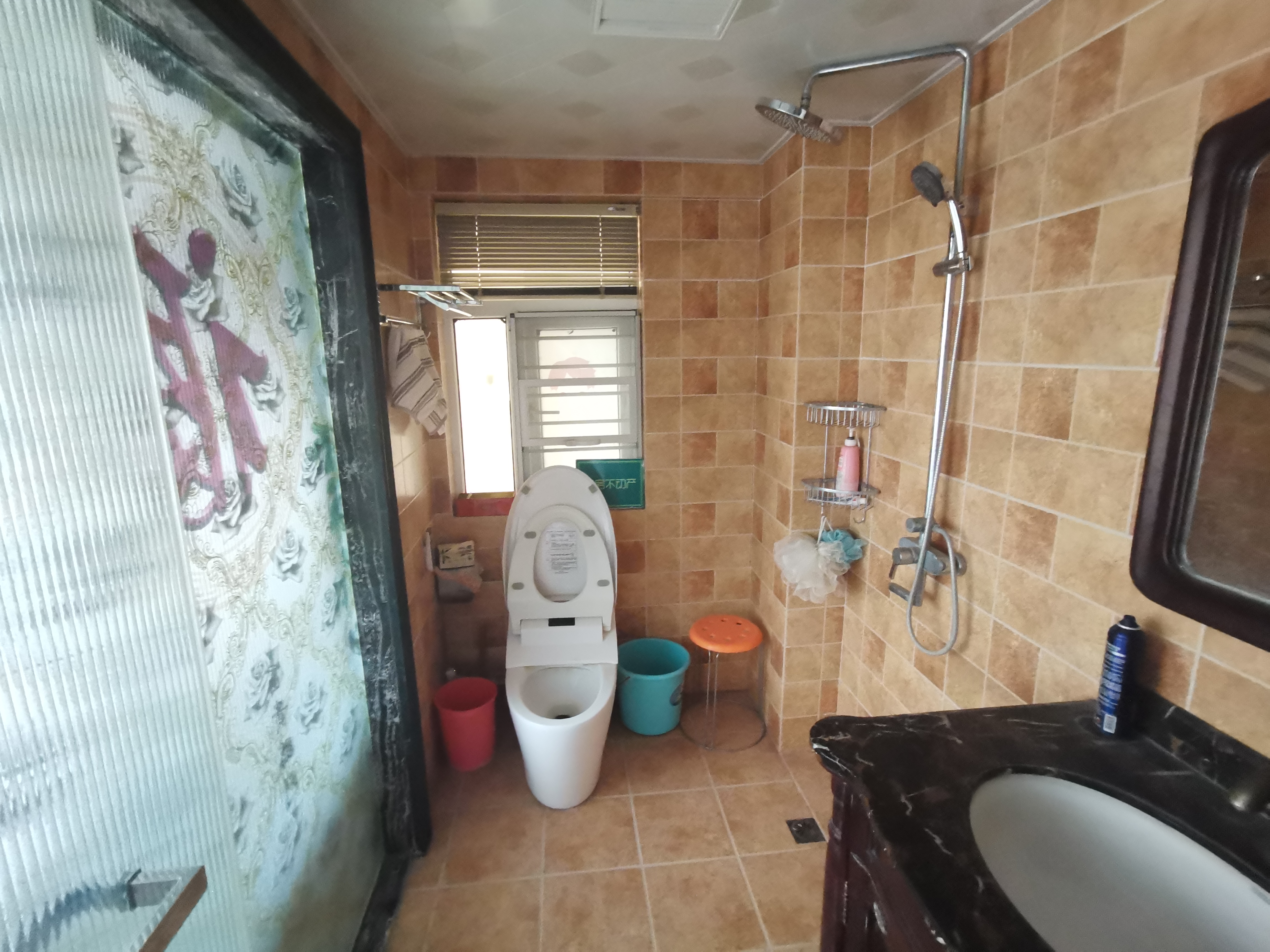 润泽天下豪装3房，沔阳 对面，装修都花了40万，有证可按揭