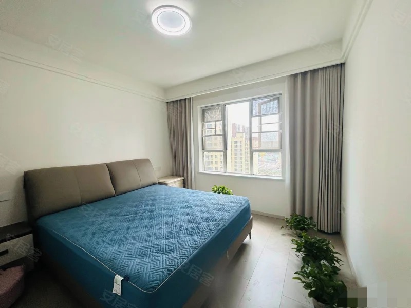 城南，新城名都，全新精装，精装三房，电梯好楼层，证满二，一天未住