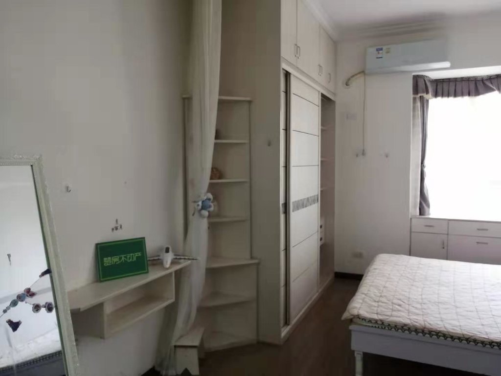 和合国际四期精装一室一厅，一中附近陪读优选，好楼层