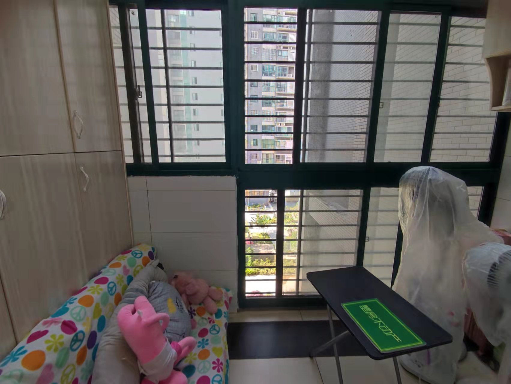 浅水湾精装修证满2年家具家电全部留下，价格可以谈