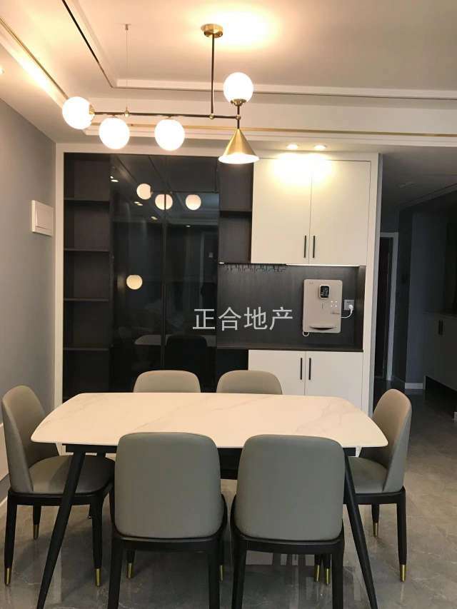 豪装豪装！！领秀城大三房，看中可谈~