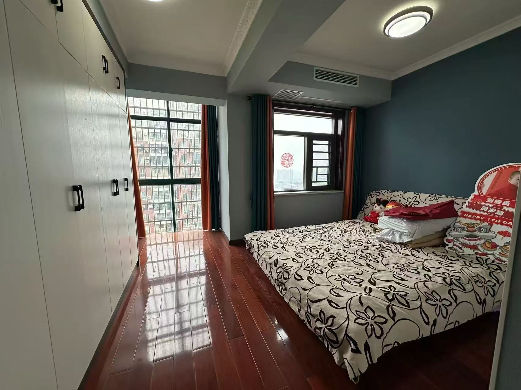 天下城市星座，电梯好楼层25楼，精装三房，一口价39.8万，证满二