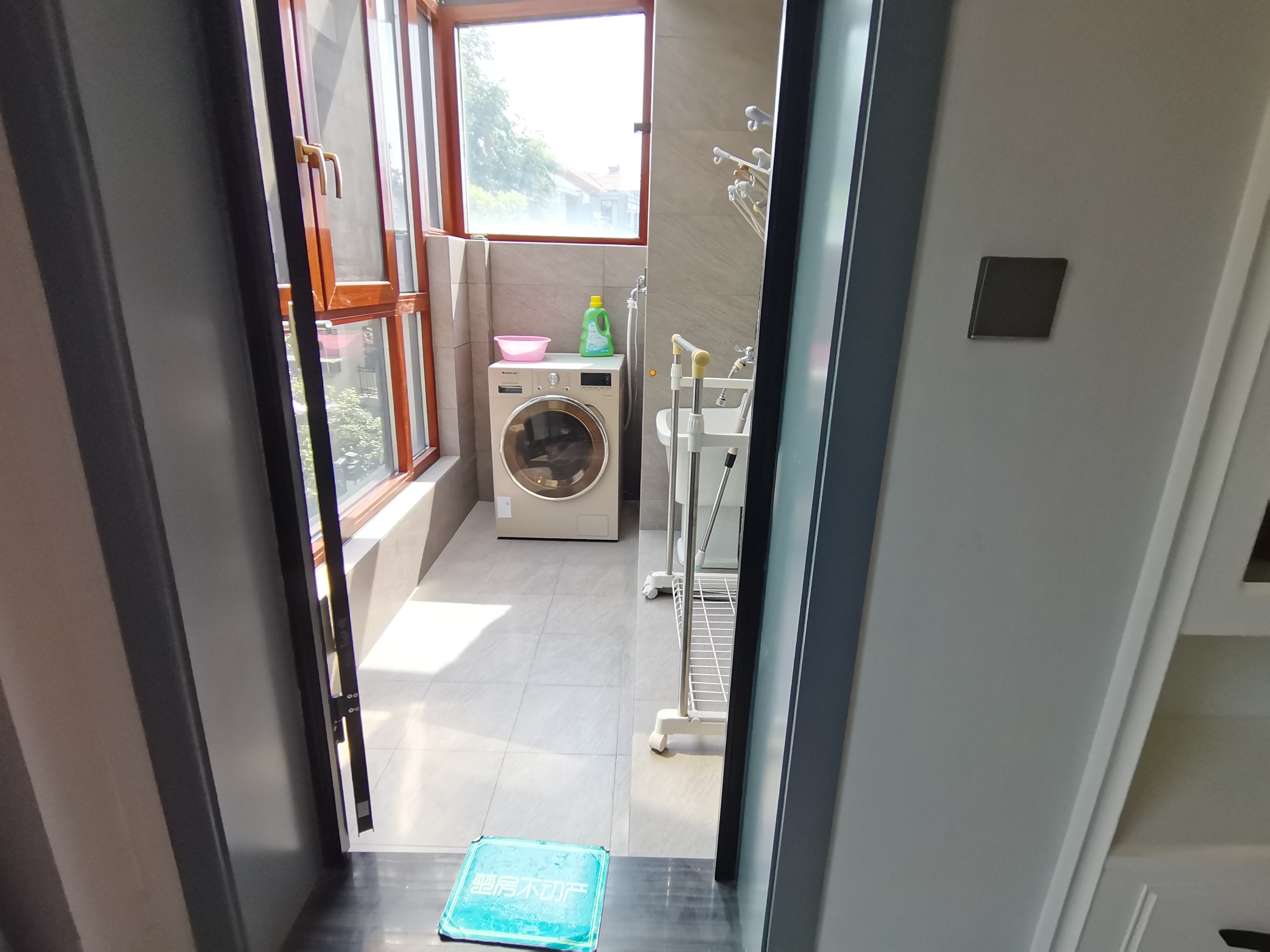 御江湾别墅.全屋品牌装修.光装修都花了90几个.房子带超大院子.看房有密码