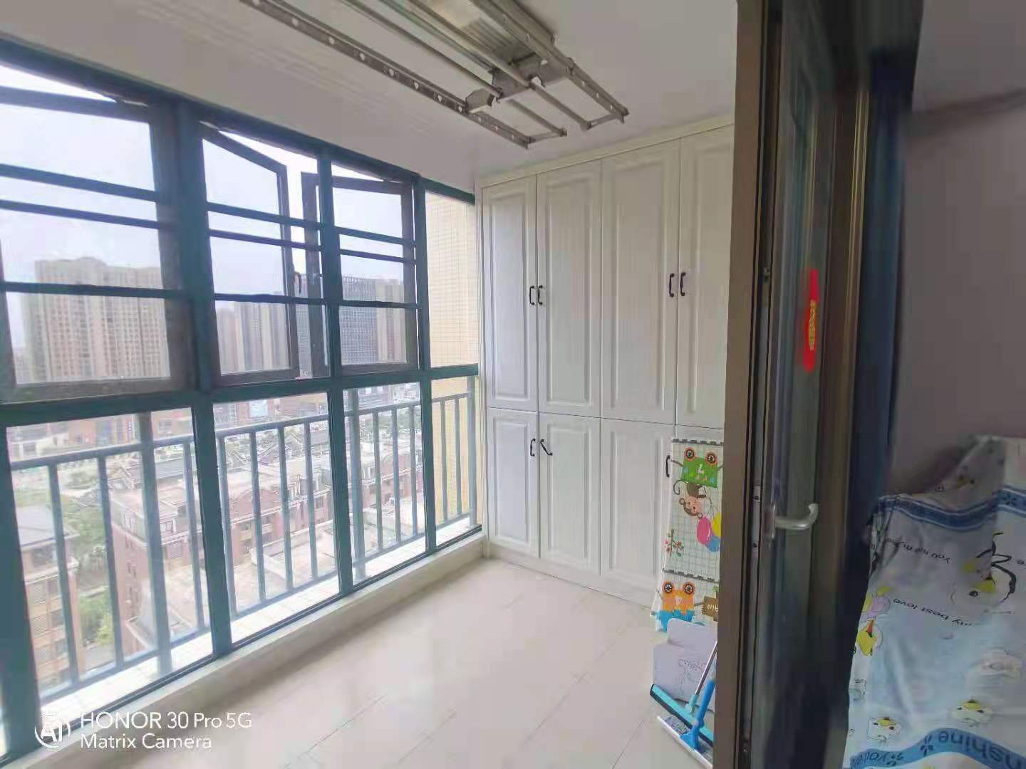 新城一号新街中高层精装大三房没怎么住装修材料全都是用的好东西满二