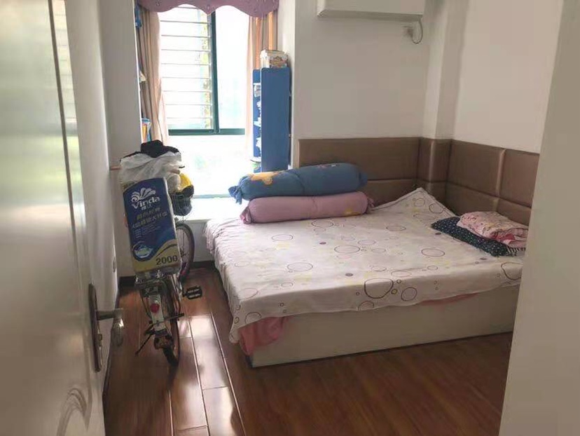 城一号小高层，精装修，拎包入住