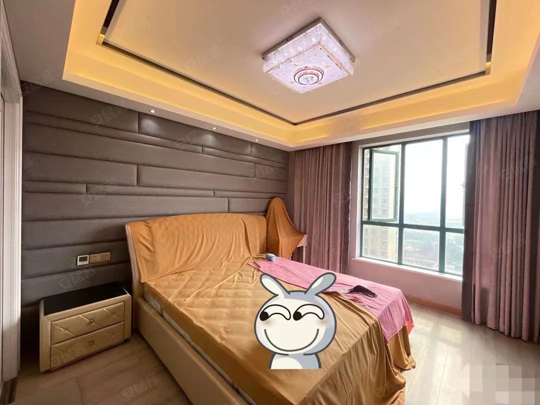 湖景房，仙女湖畔，精装大四房，全屋地暖，品牌装修，东边户