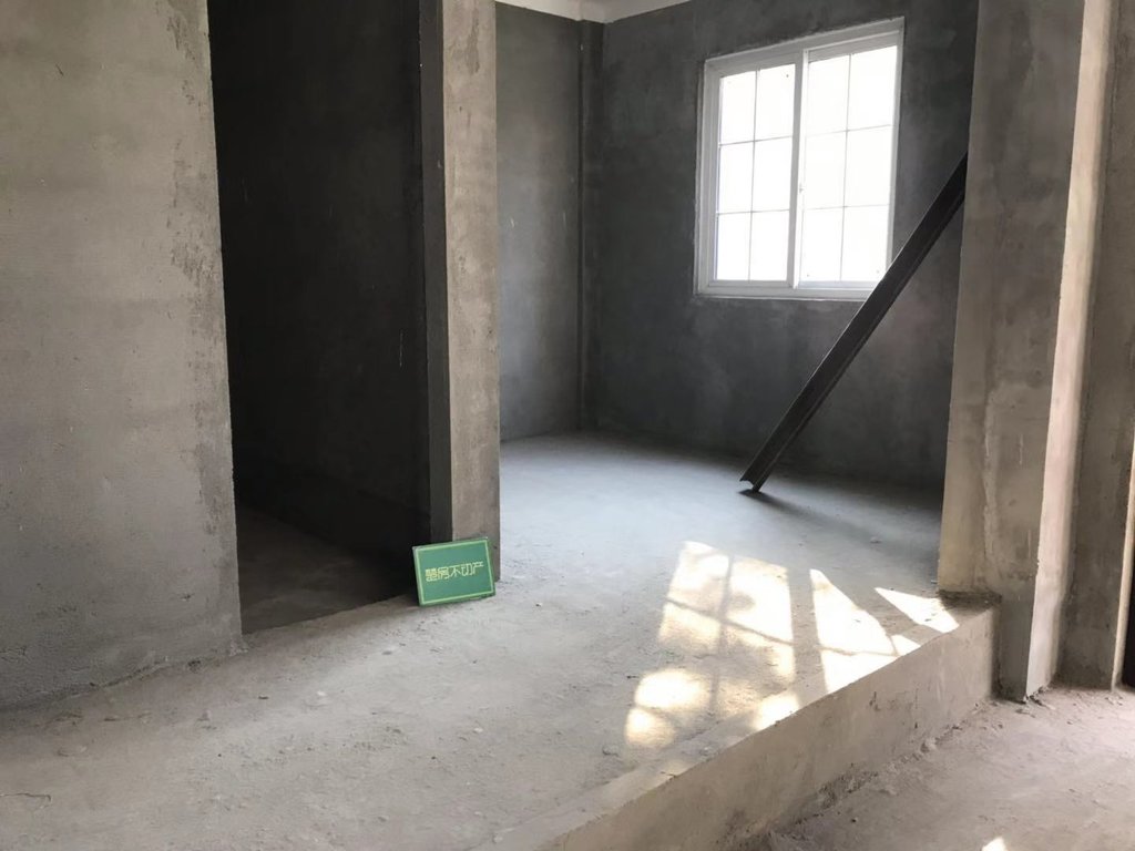 御江湾江滩公园旁仙桃二小对面三层联排别墅两个 立停车位自带花园买到就是挣到