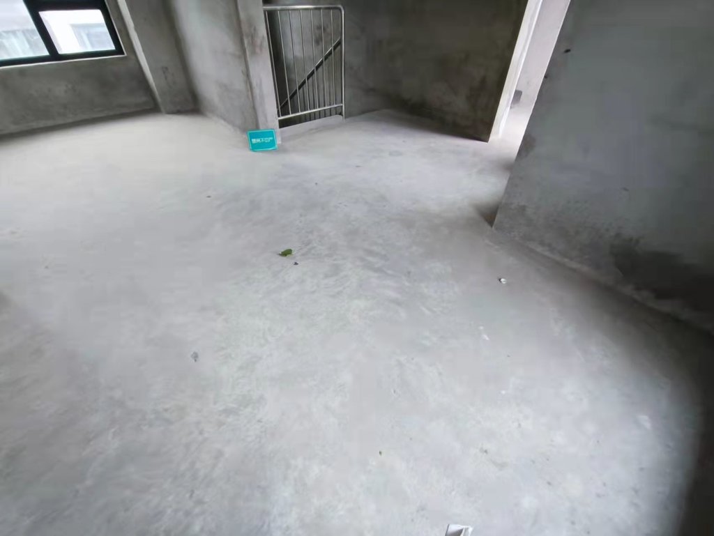 绿地华庭双排大别墅带超大院子带地下室享人生  生活从这里开始