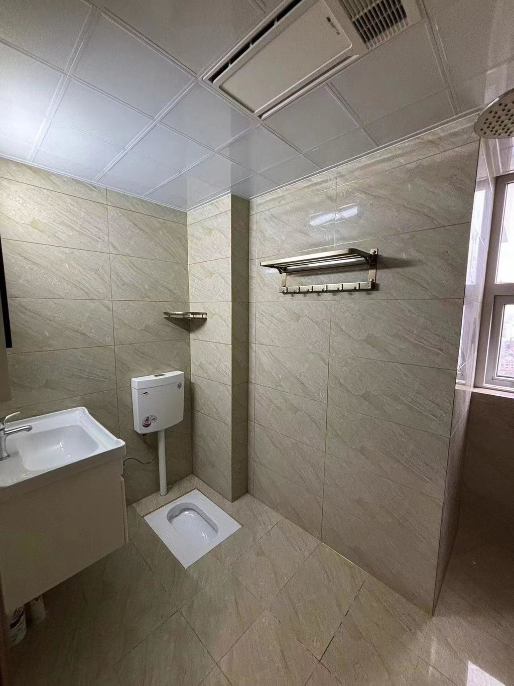 仙下河旁电梯精装三房，无遮挡，视野好证件满二楼层好