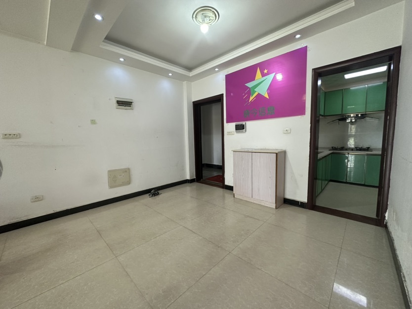 翰林公馆3室2厅1卫精装修家具家电全配1600元优价出租