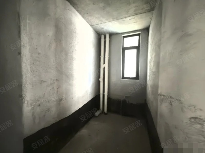 捡漏，大捡漏，南城，望府，单价5700，还有7.5米大阳台，好楼层