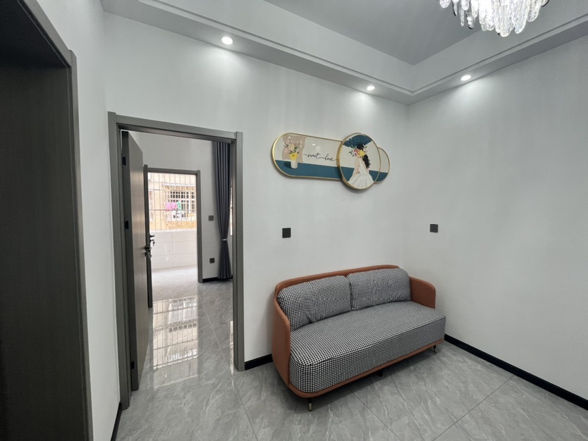 养老看过来，西桥，装修9成新，步梯2楼，精装三房，证满二