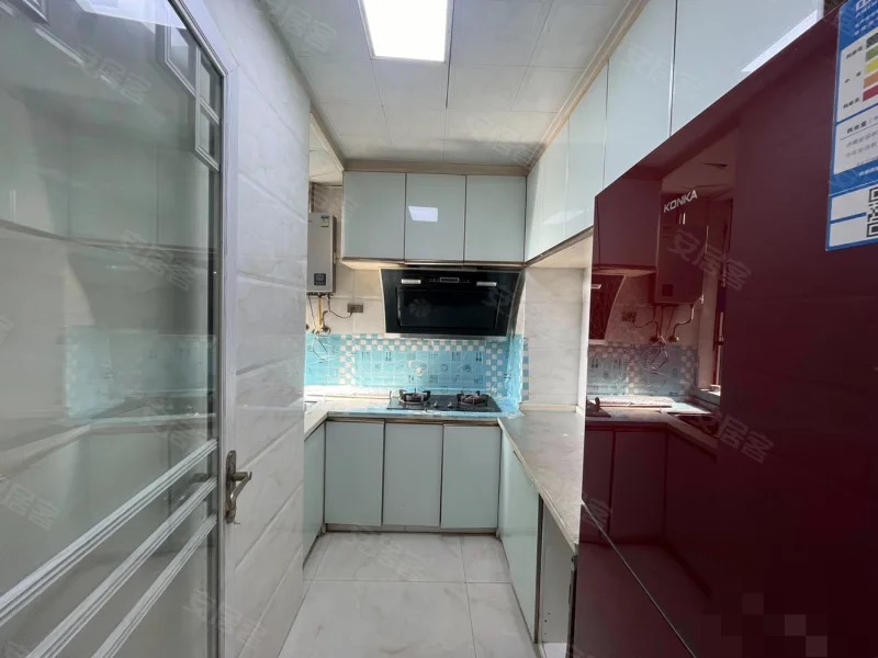 292，城南，精装小3房，电梯中间楼层，满五，税费低，新二中，步行沔阳公园，采光好