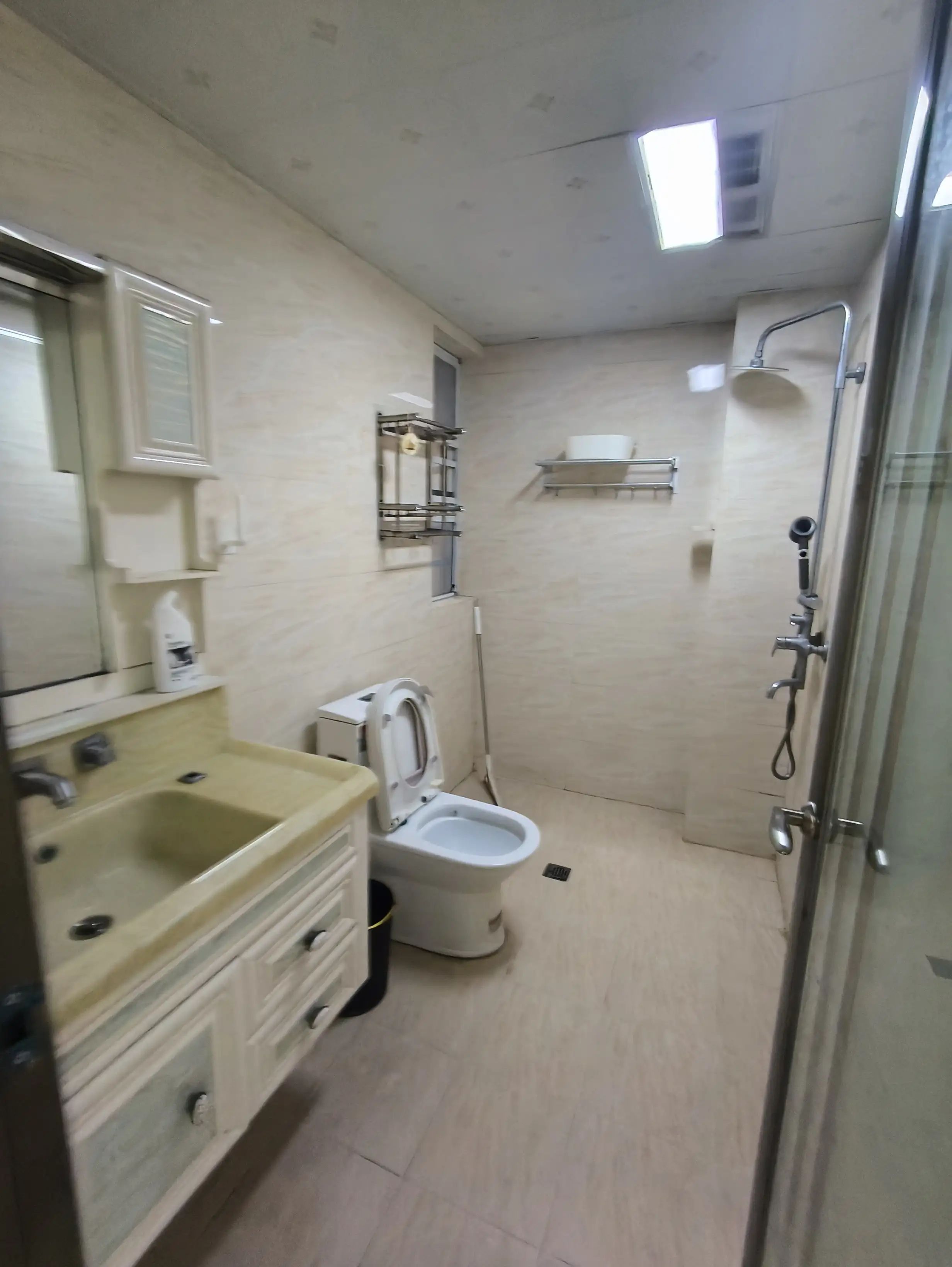 业主急售，公园世家，精装三房，中间楼层，四中，户型好