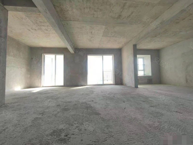 249.，降价了，房东急卖，蓝天花园，电梯28楼，东边户，一梯一户，三房两厅两卫，南北通透