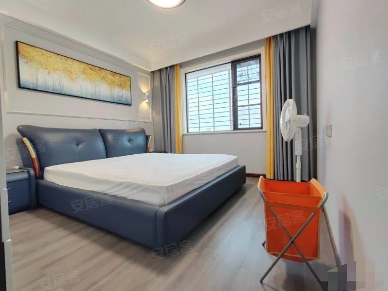 城南，吾悦旁，荣怀，电梯小高层，好楼层13楼，一梯一户，东边户，证满二