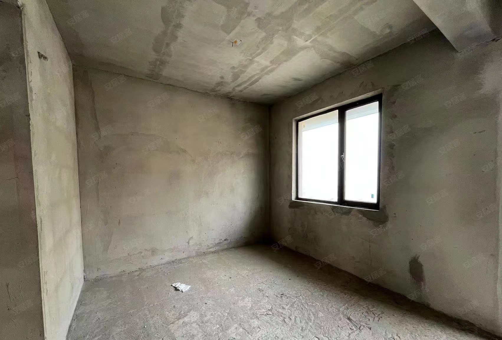 荣怀，急售小高层，中间楼层，三开间朝南，采光好