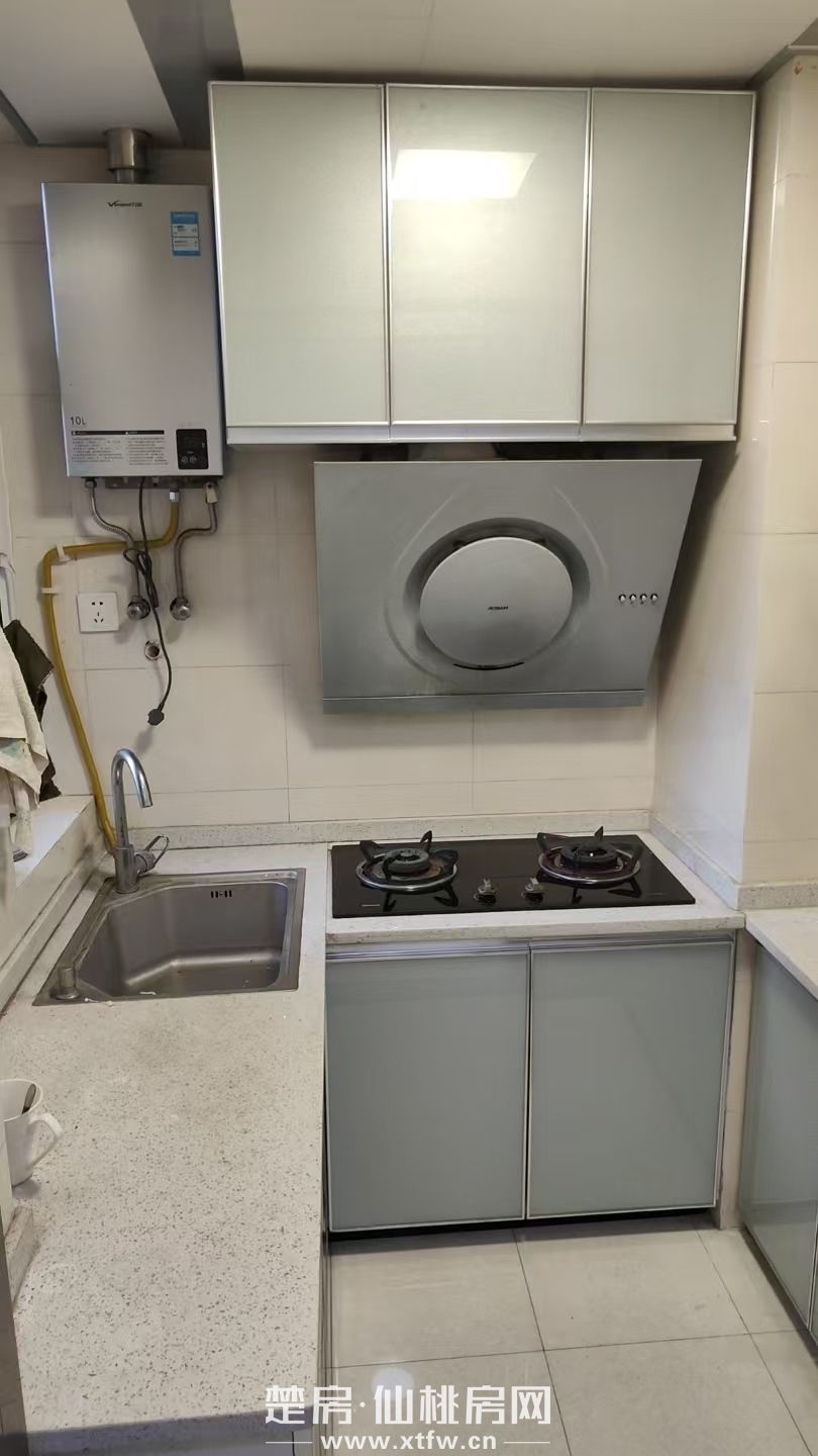 翰林公馆小区2室1厅1厨1卫，楼层、朝向好，家电齐全。