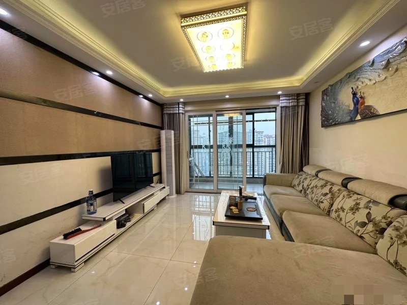 城南，新城壹号5期，精装三房两卫，双阳台，电梯好楼层，满二