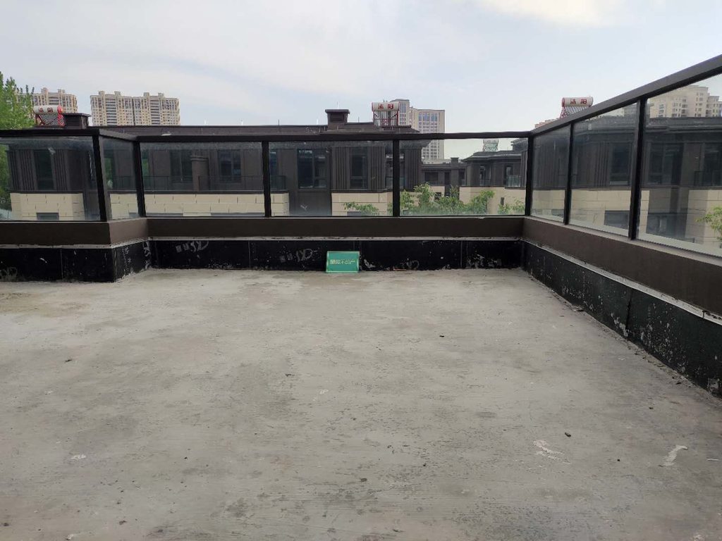 祥生观澜府别墅小区环境Y优美物业管理完善买了就可以装修高品质的生活享受包过户哦