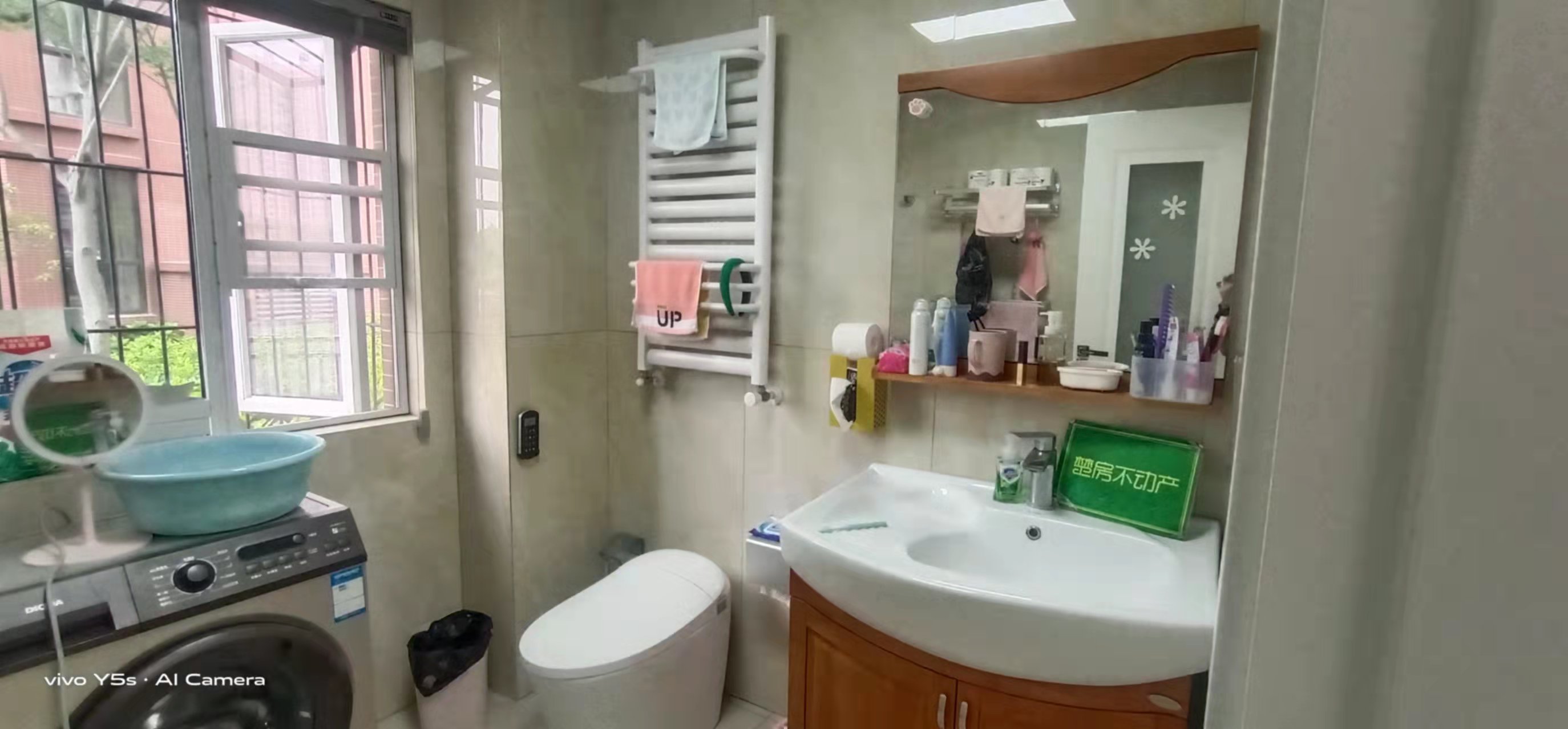 领秀城精装大三房，品牌家具家电，带车位出售