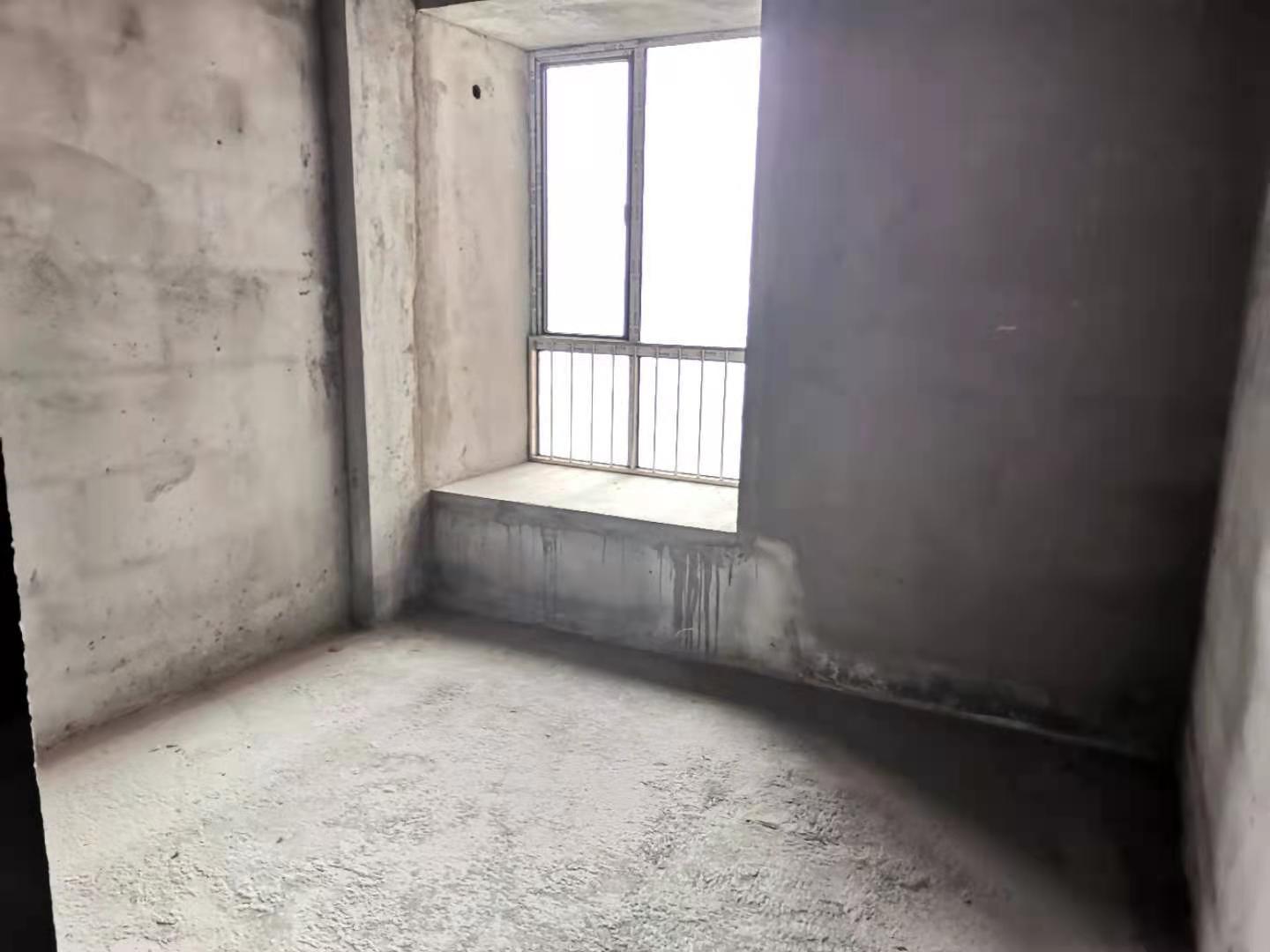 城东读和平 四中有单 衣帽间