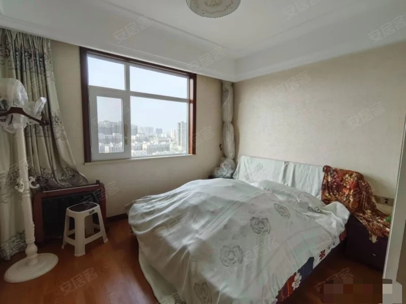 ？城南，元泰未来城A区，豪装三房，单嫁5子头，电梯好楼层，9成新，南北通透，证满二