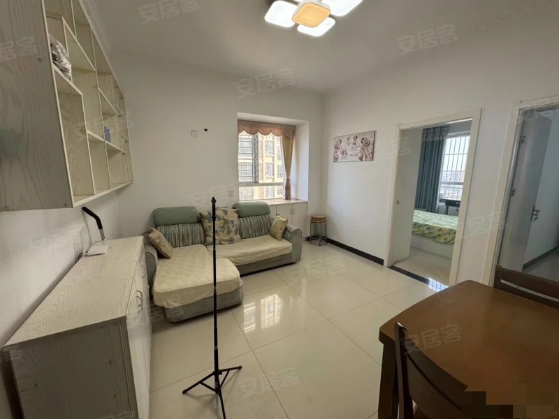 312，和合国际四期，小户型，边户， 精装两房， 电梯好楼层，采光好