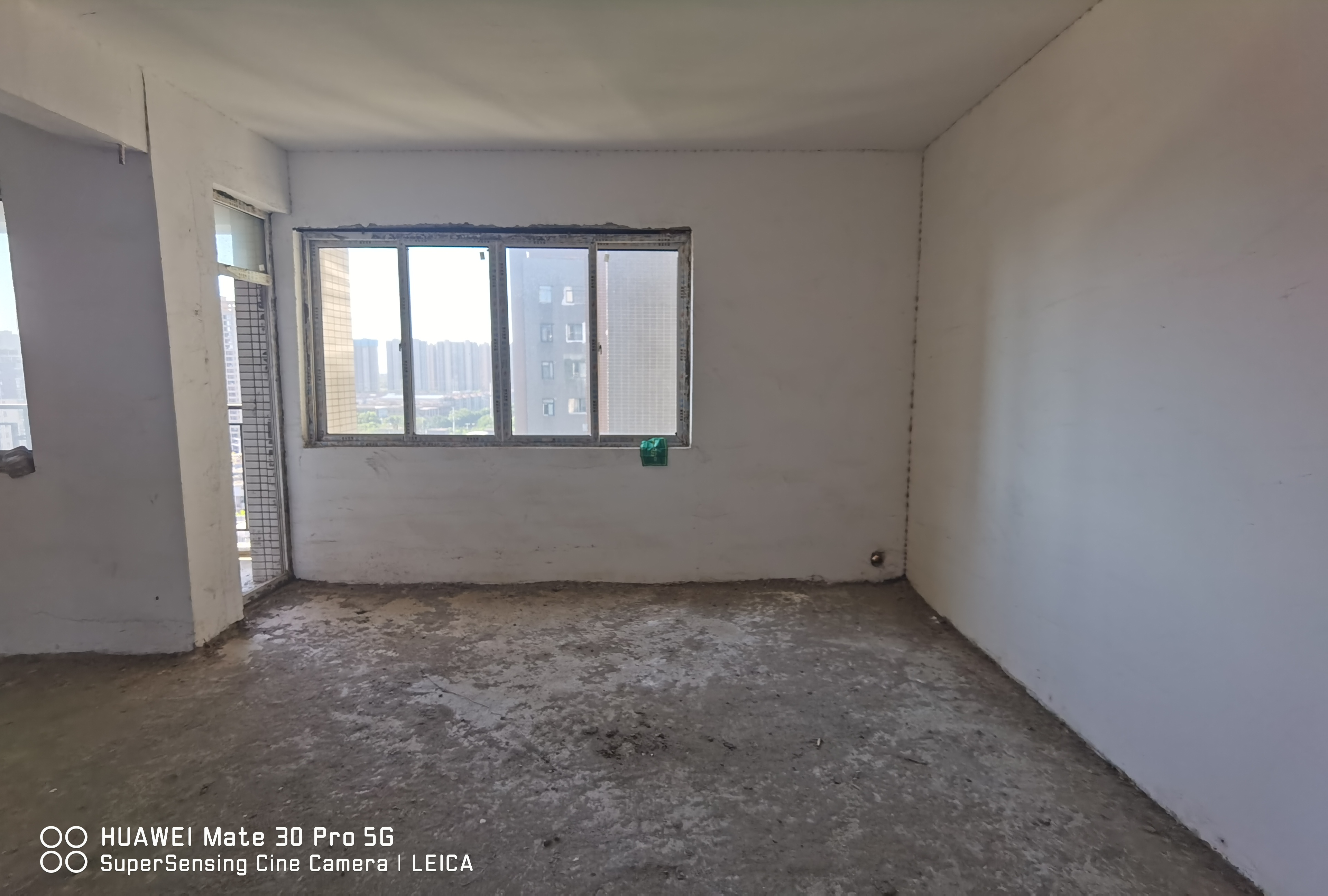 世纪雅园毛坯四房南北通透看房方便三开间朝南出行方便