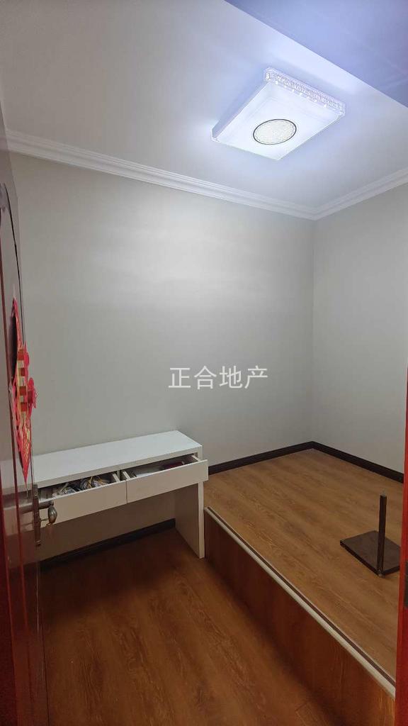 4700买城南精装电梯高层！看房电话联系