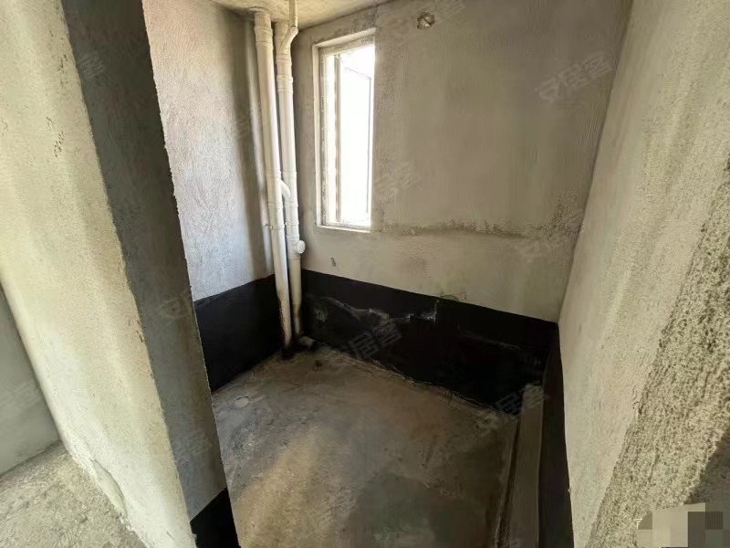 降价了，蓝天花园，1梯1户洋房，东边户，客厅6米挑高，带两个地下车位，无过户费