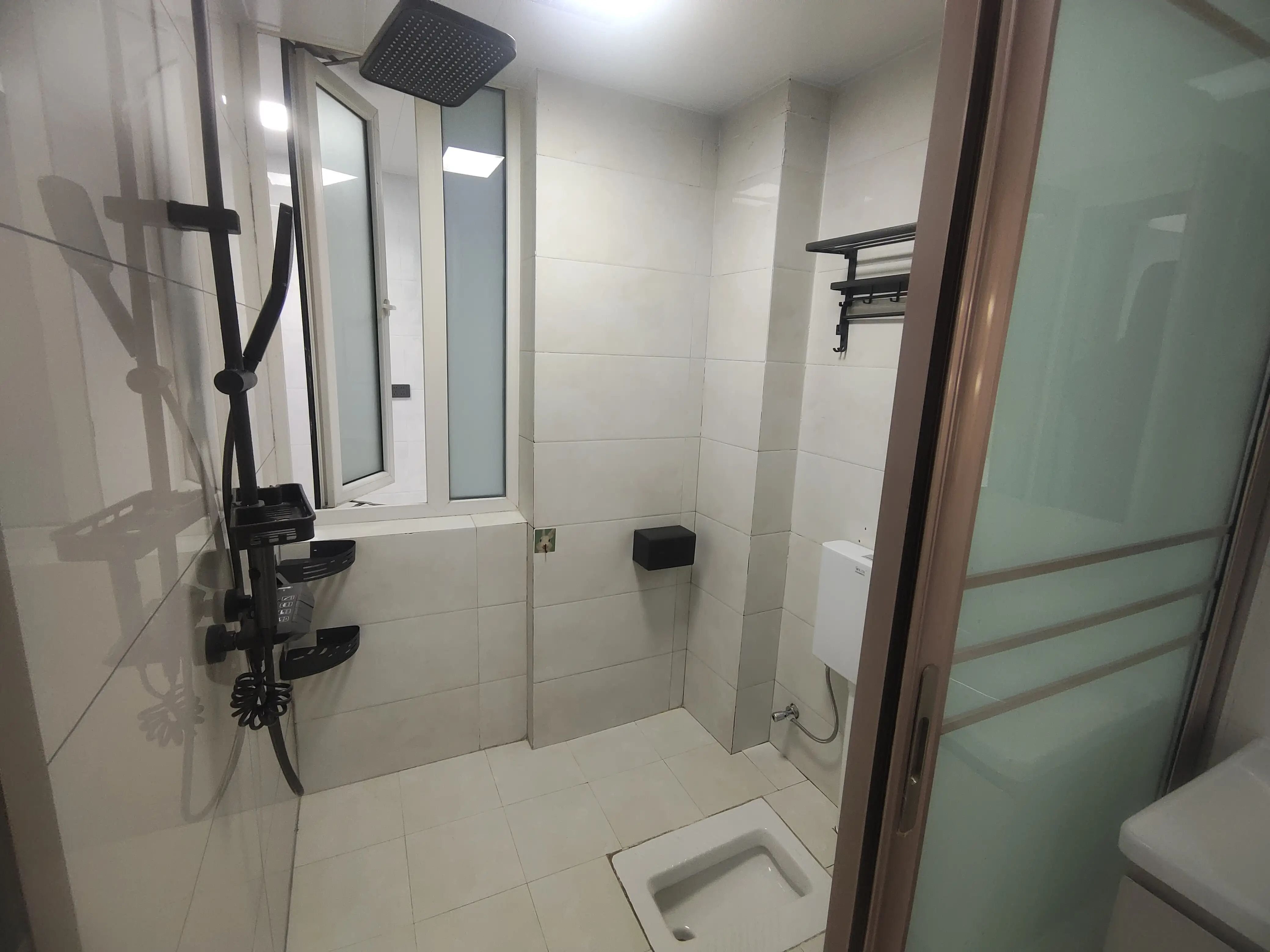 城南，四面湖景，森林国际，精装三房，电梯好楼层，证满二，新二中二小沔阳公园仙湖公园