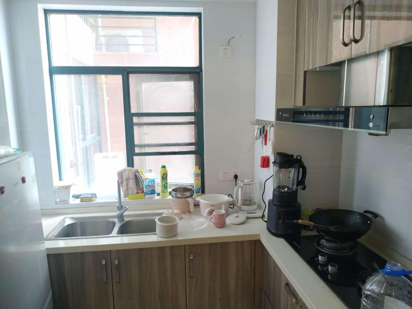 新城壹号4期 四室两厅两卫两阳台 豪装 151平 证满2