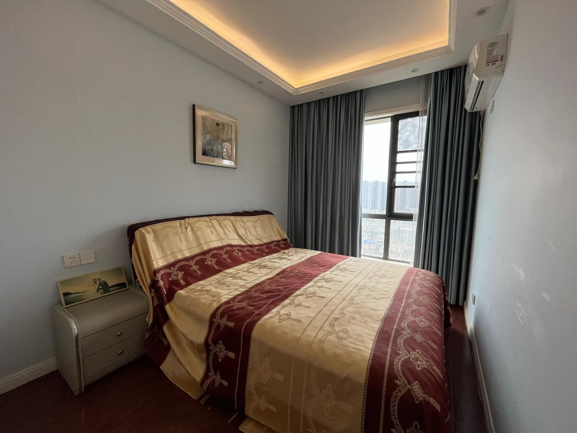 城东流潭公园旁，公园世家hao装100个小高层顶复，家电全送