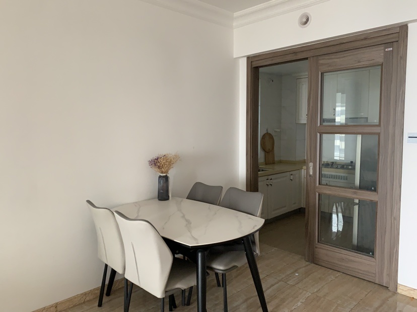 城南，碧桂园，精装三房，好楼层，带家具家电拎包入住！证满二