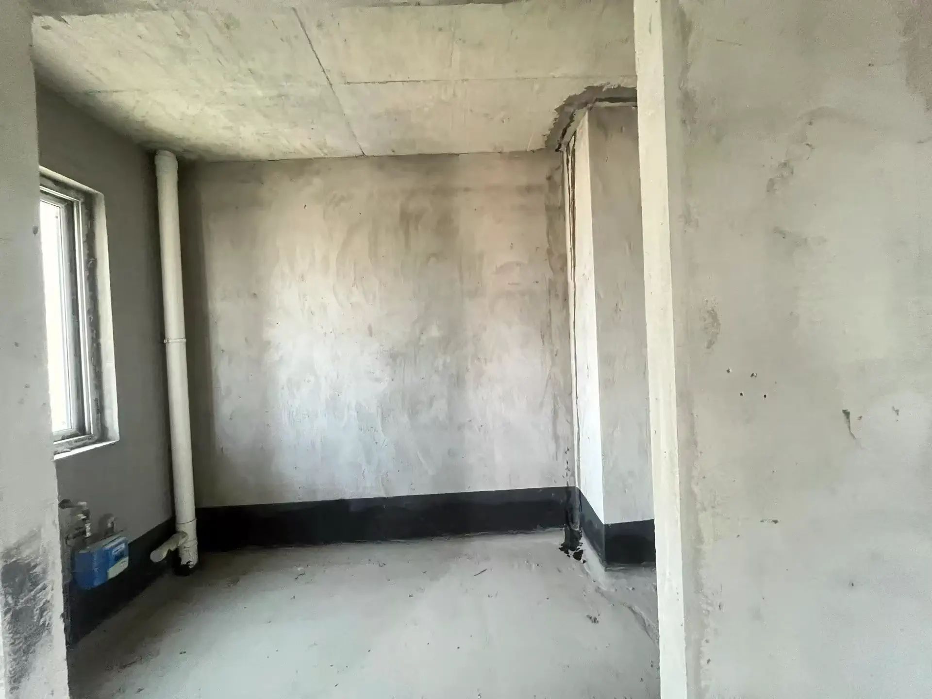 捡漏，城南，南国明珠，单价4000，毛坯大四房，送车位，15楼，满五