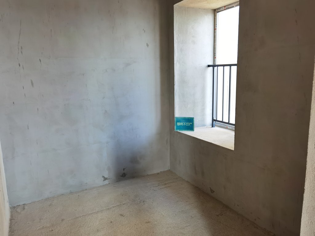 环球广场毛坯三房，采光视野，好房靠滴