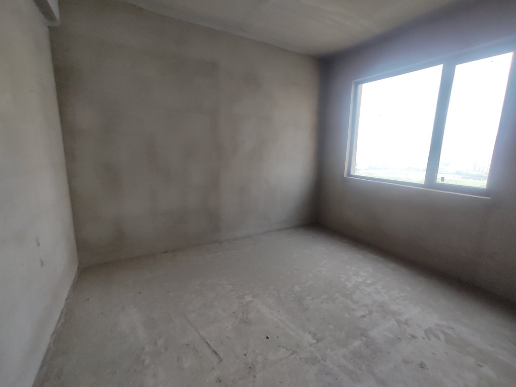 荣怀毛坯边户一梯一户看房方便