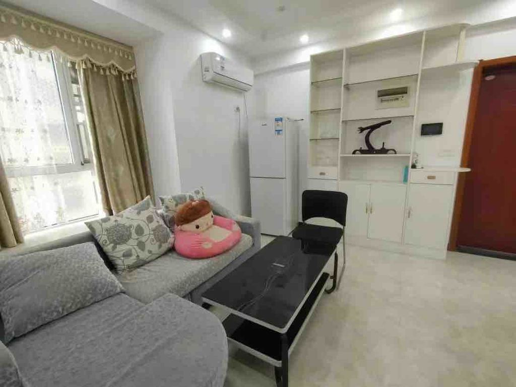 城东一中附近，和合国际捡漏精装两房，自住，陪读，出租，过渡均可