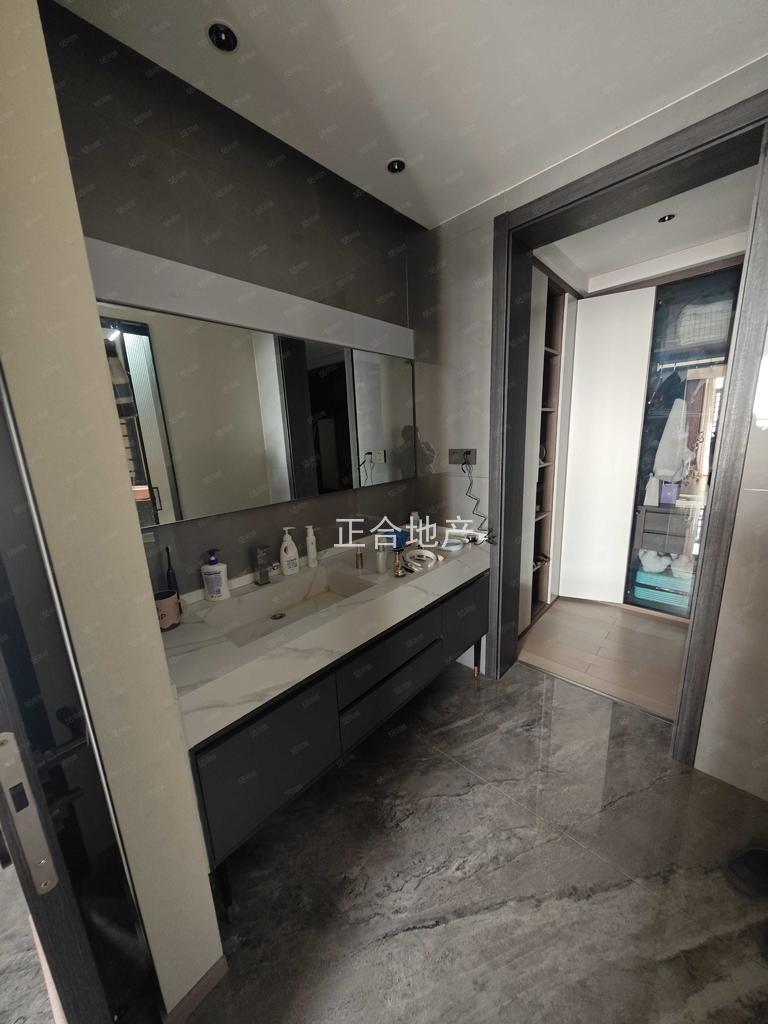 御台公馆245平5房豪装好楼层满五