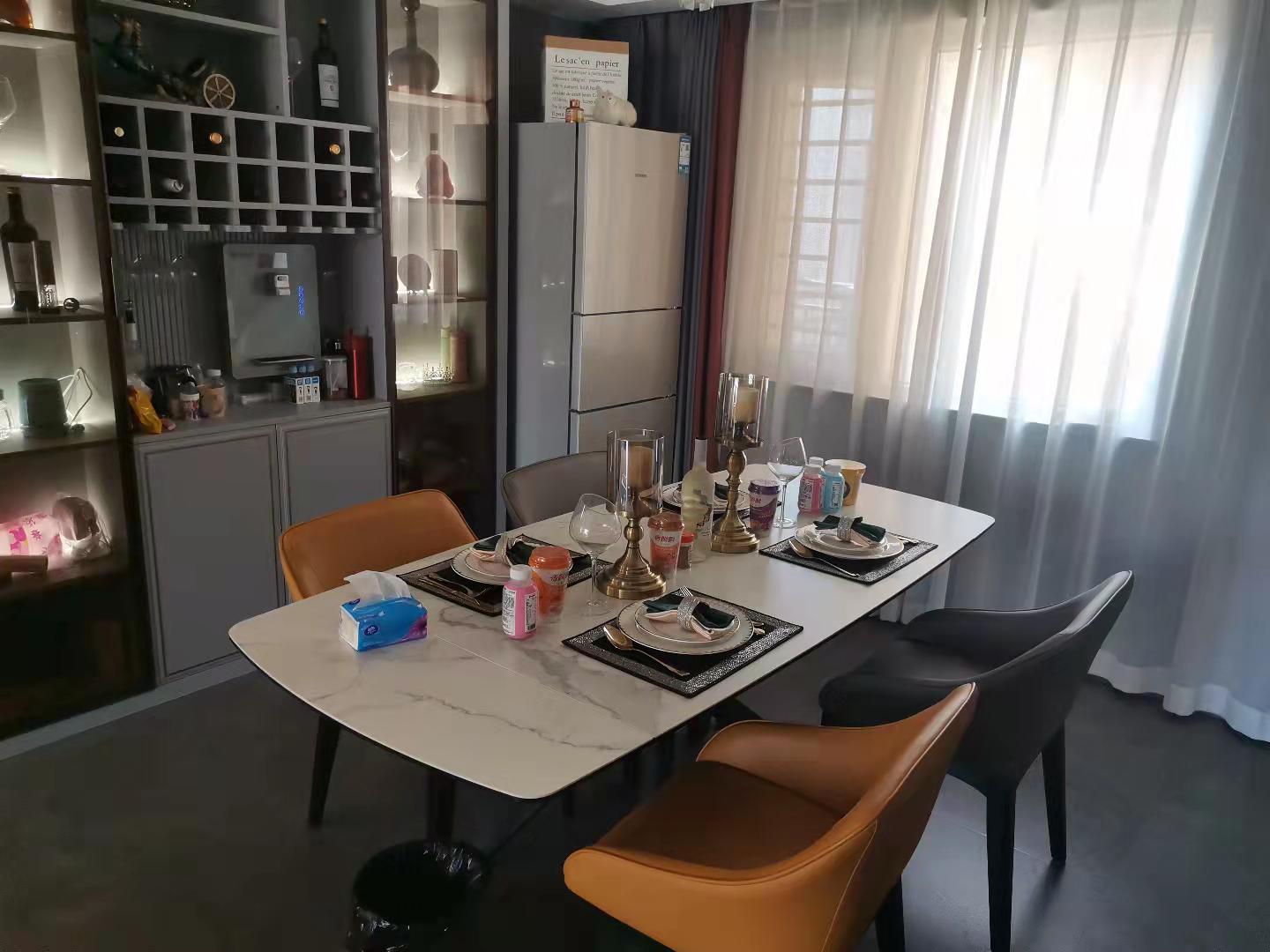 森林国际嚎装楼层好采光棒上学方便，看房方便