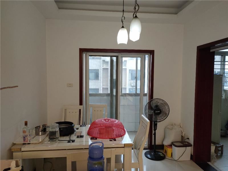 世纪雅园60万133.27平满五 住房精装修看房方便仙桃 就在附近