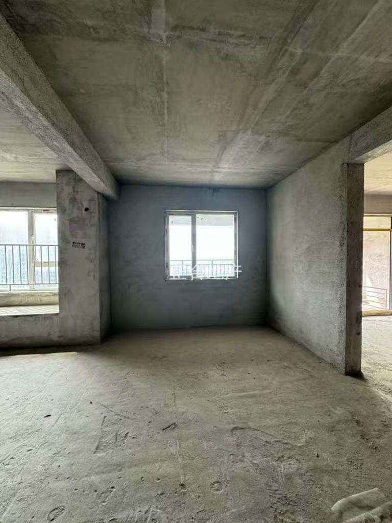 新城名都，三梯四户，中高好楼层，124平毛坯三房