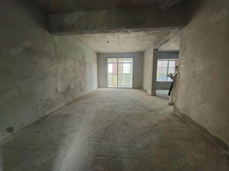 城南，蓝天白云，单价5300+，纯边户，证满两年，捡漏